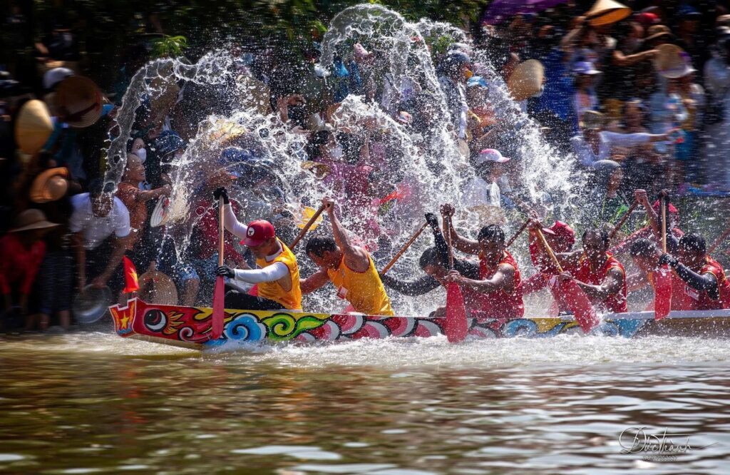 Dragon Boat Festival boat racing